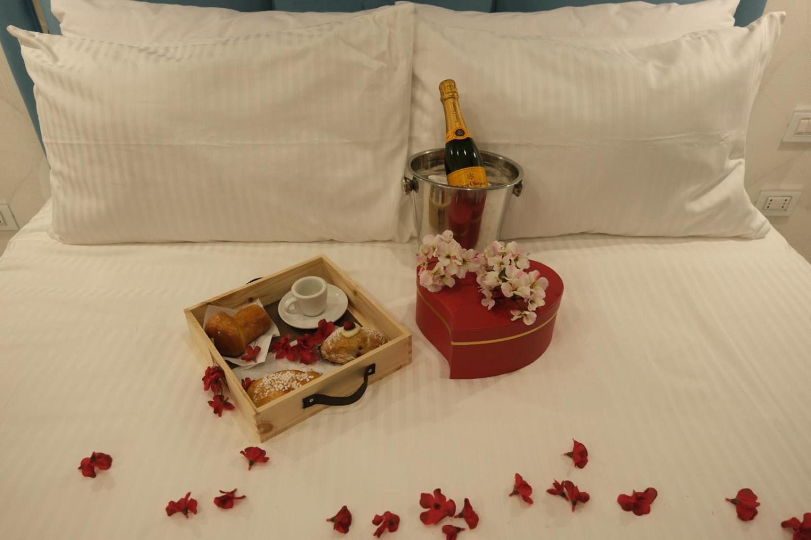 Luxury Masaniello Hotel Napels Buitenkant foto