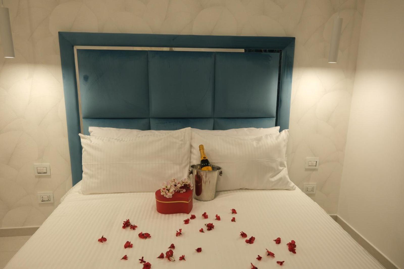 Luxury Masaniello Hotel Napels Buitenkant foto